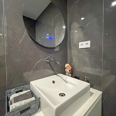 The Charming Loft 아파트 에스포센데